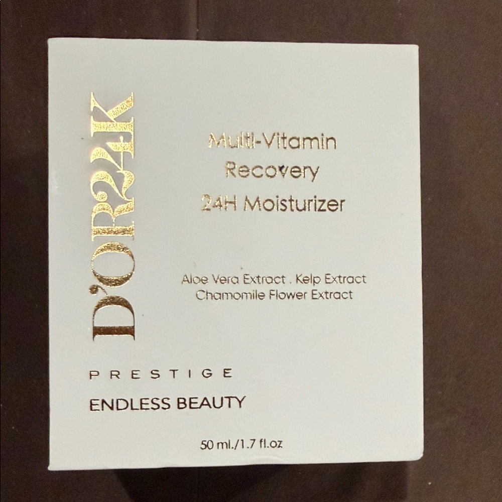 D'OR24K Multi-Vitamin Recovery 24H Moisturizer - White